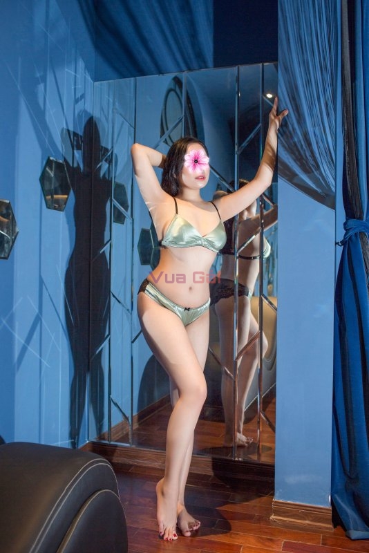 Hotgirl linh Anh, vú to, bím đẹp mặt xinh