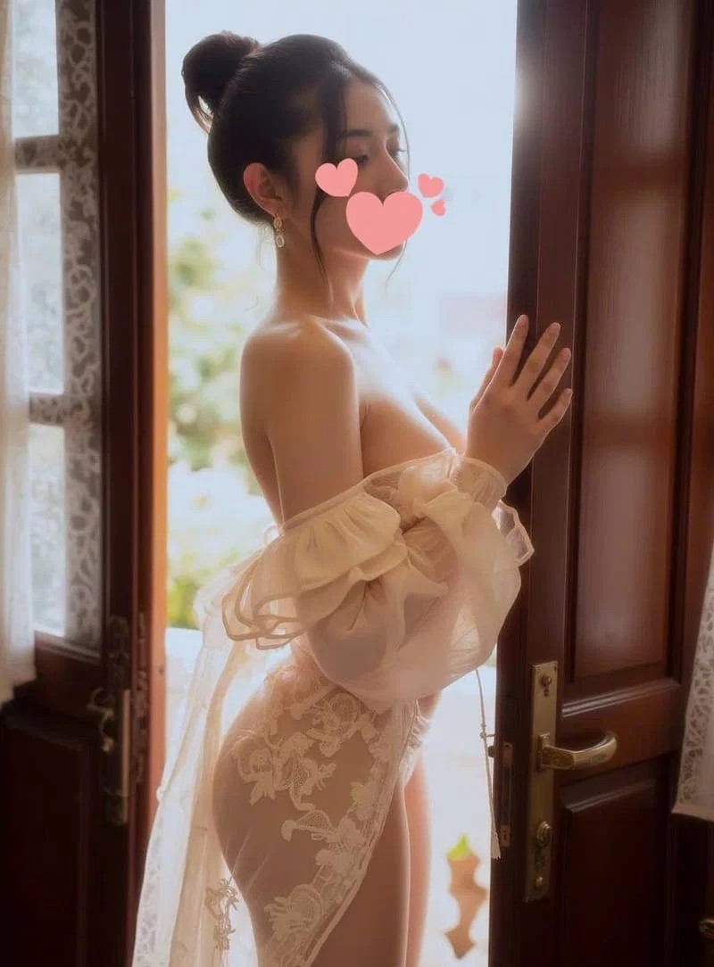 Vy Vy - ( Massa Nuru ) - Gái Xinh Đáng Yêu - Ngực To Body Đẹp - Eo Thon Dáng Chuẩn - Ngọt Ngào