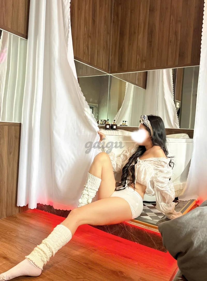 Gái gọi Bảo Ngọc là gái gọi quang minh mê linh. Xinh xắn đáng yêu