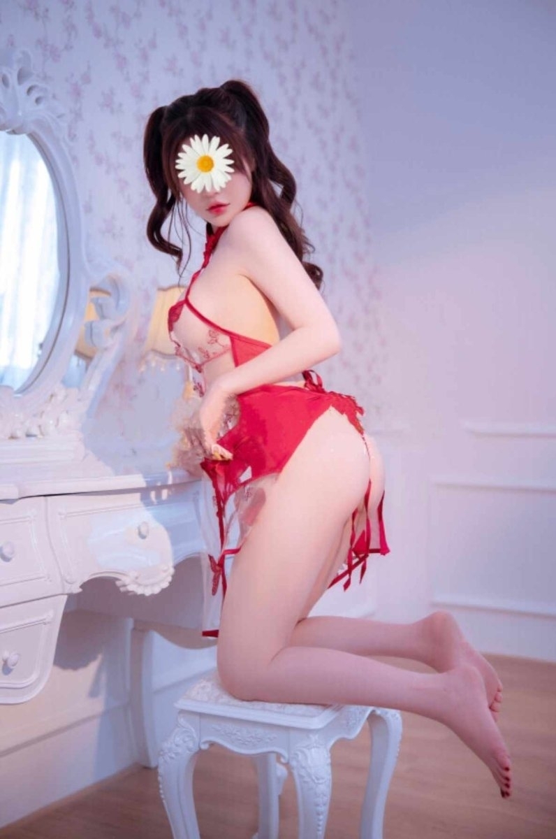 GÁI GỌI LONG BIÊN DA TRẮNG DÁNG ĐẸP VUA TO MÔNG CONG LÀM TÌNH SIÊU MÊ